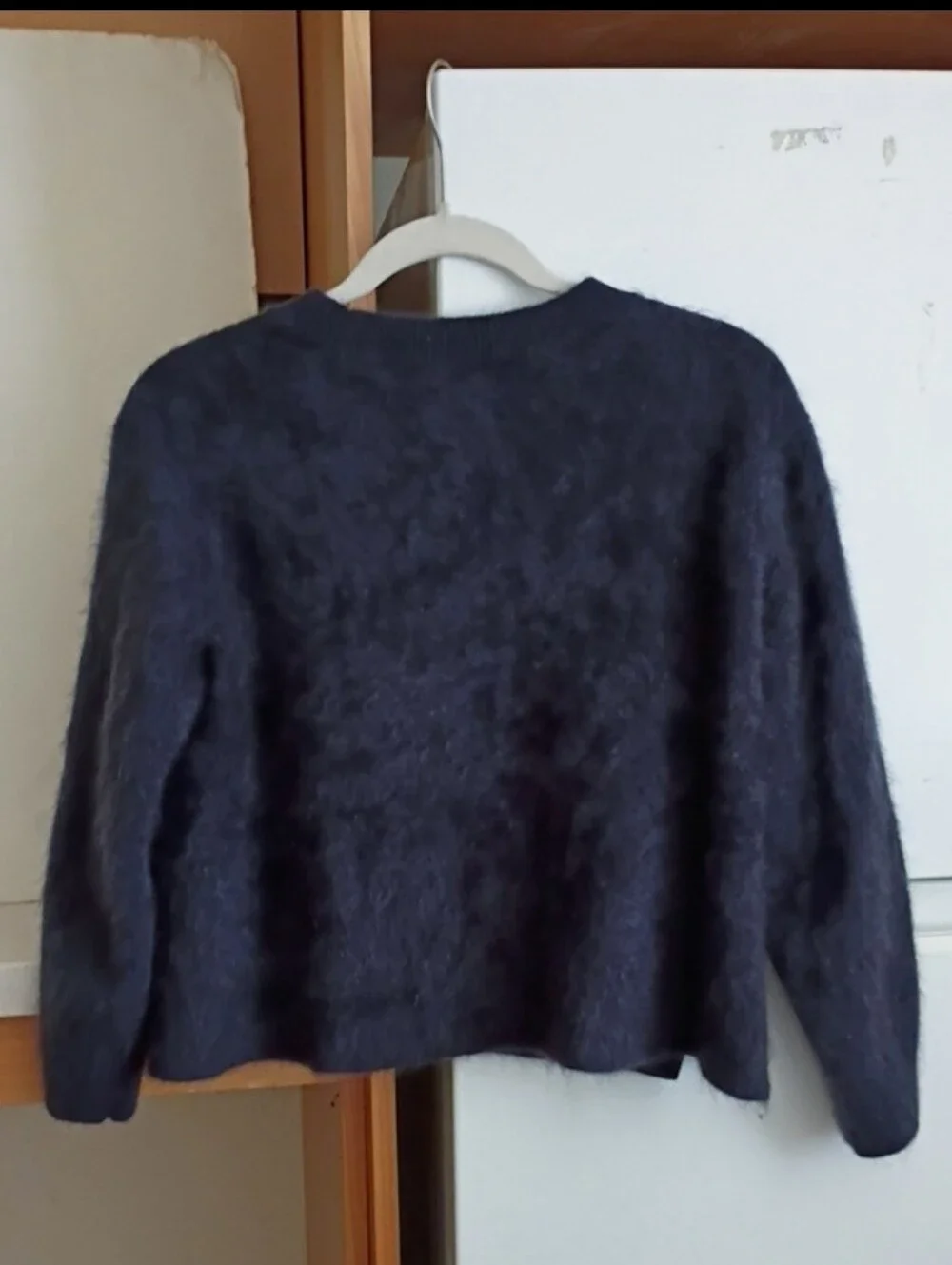 C By Bloomingdales Thick And Fuzzy Cashmere Sweater In Navy sz S
